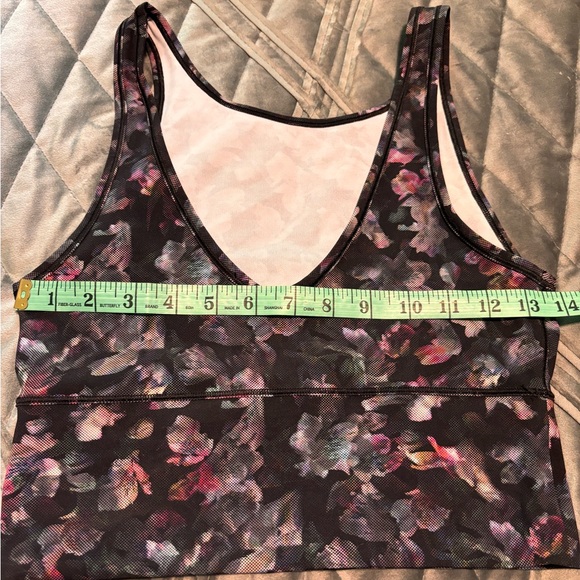 Lululemon Power Pivot cropped tank in Activate Floral Multi, Sz 6 - Picture 9 of 9